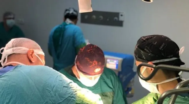 Balıkesir Tiroid Okulu?nda ameliyat canlı yayınlanacak